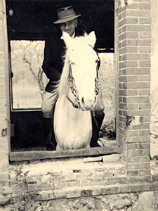 Grand père sur un cheval